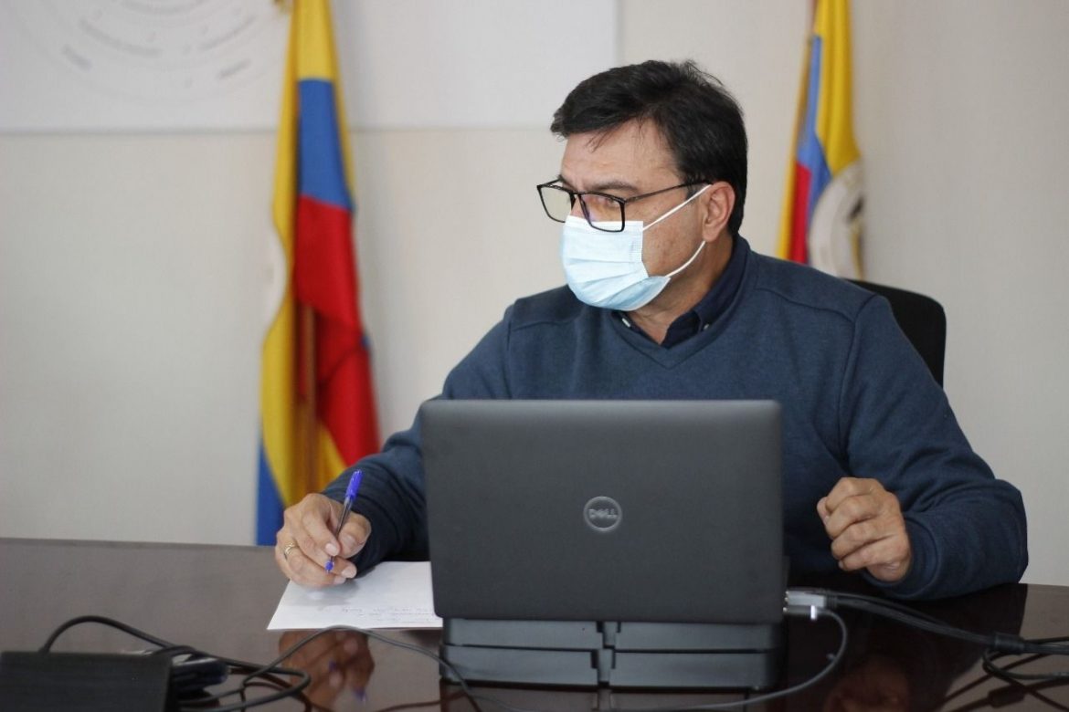 No se deben cerrar puntos de vacunación Bermont